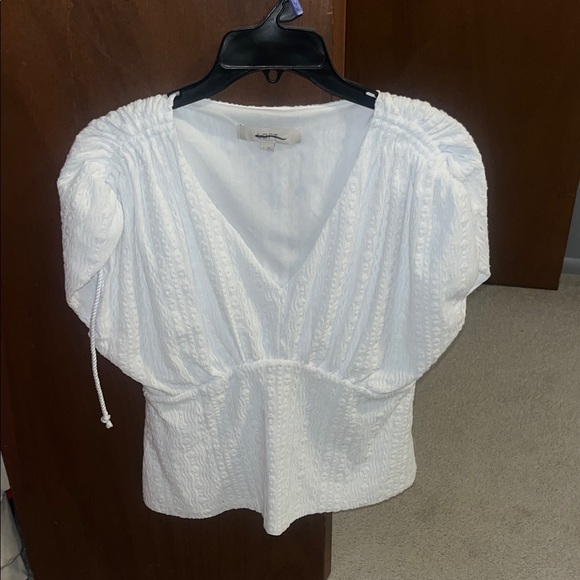 LOFT Tops - LOFT White Textured V-Neck Puff Sleeve Blouse